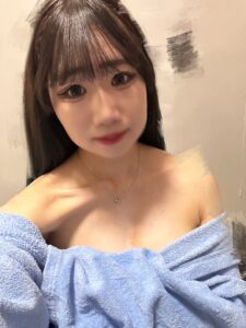 まゆブログ 待ってるよ〜😌💭