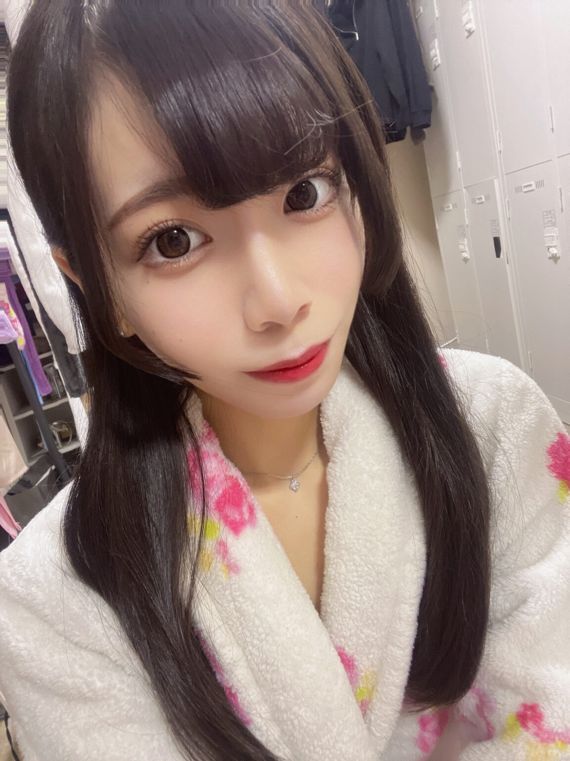 あのブログ 華金だよ〜💐🤍 - 川崎のセクキャバTHIRD 公式 ｜厳選美女と贅沢な時間を