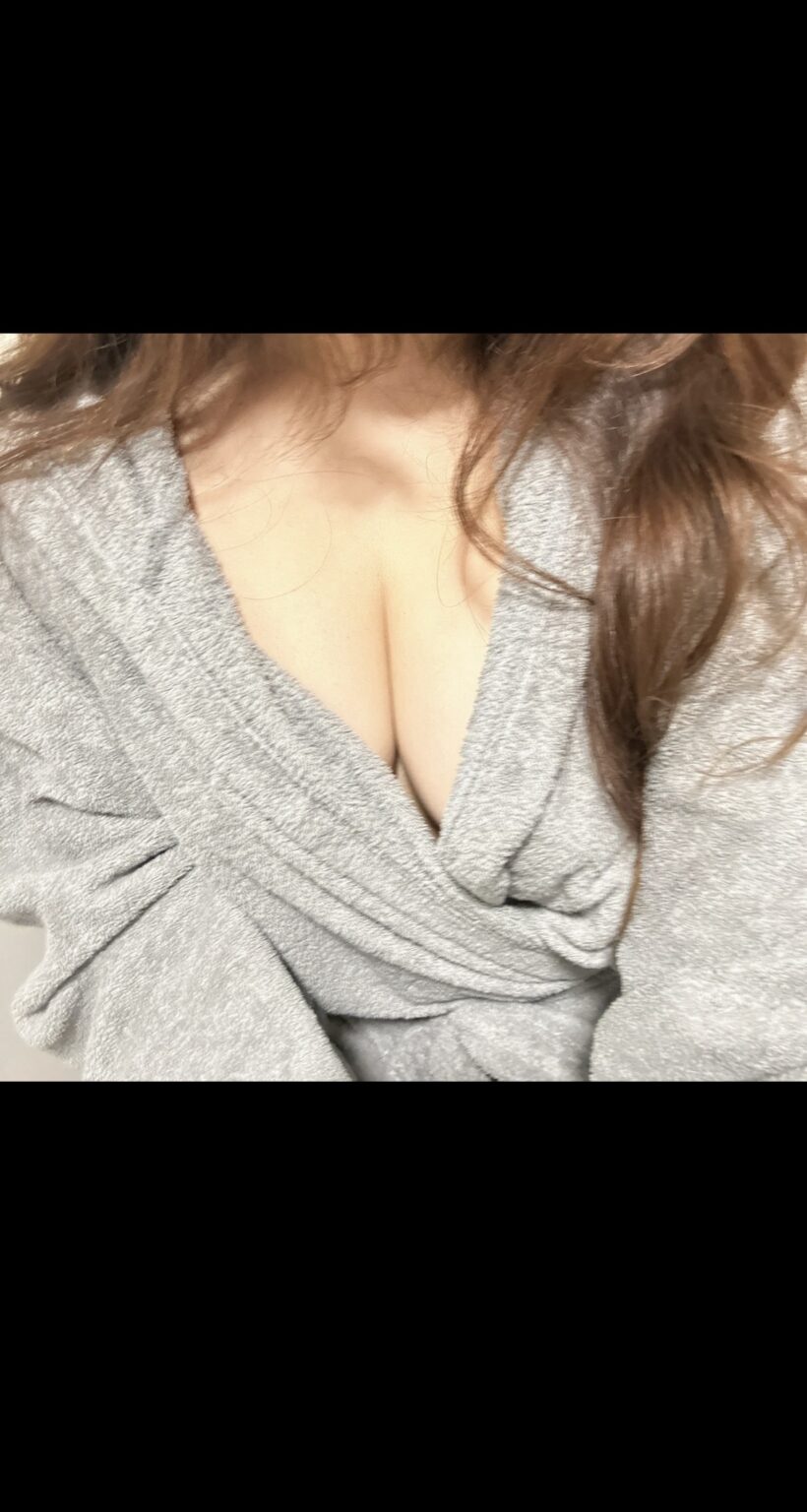 もえブログ こんばんは☺️ - 川崎のセクキャバTHIRD 公式 ｜厳選美女と贅沢な時間を