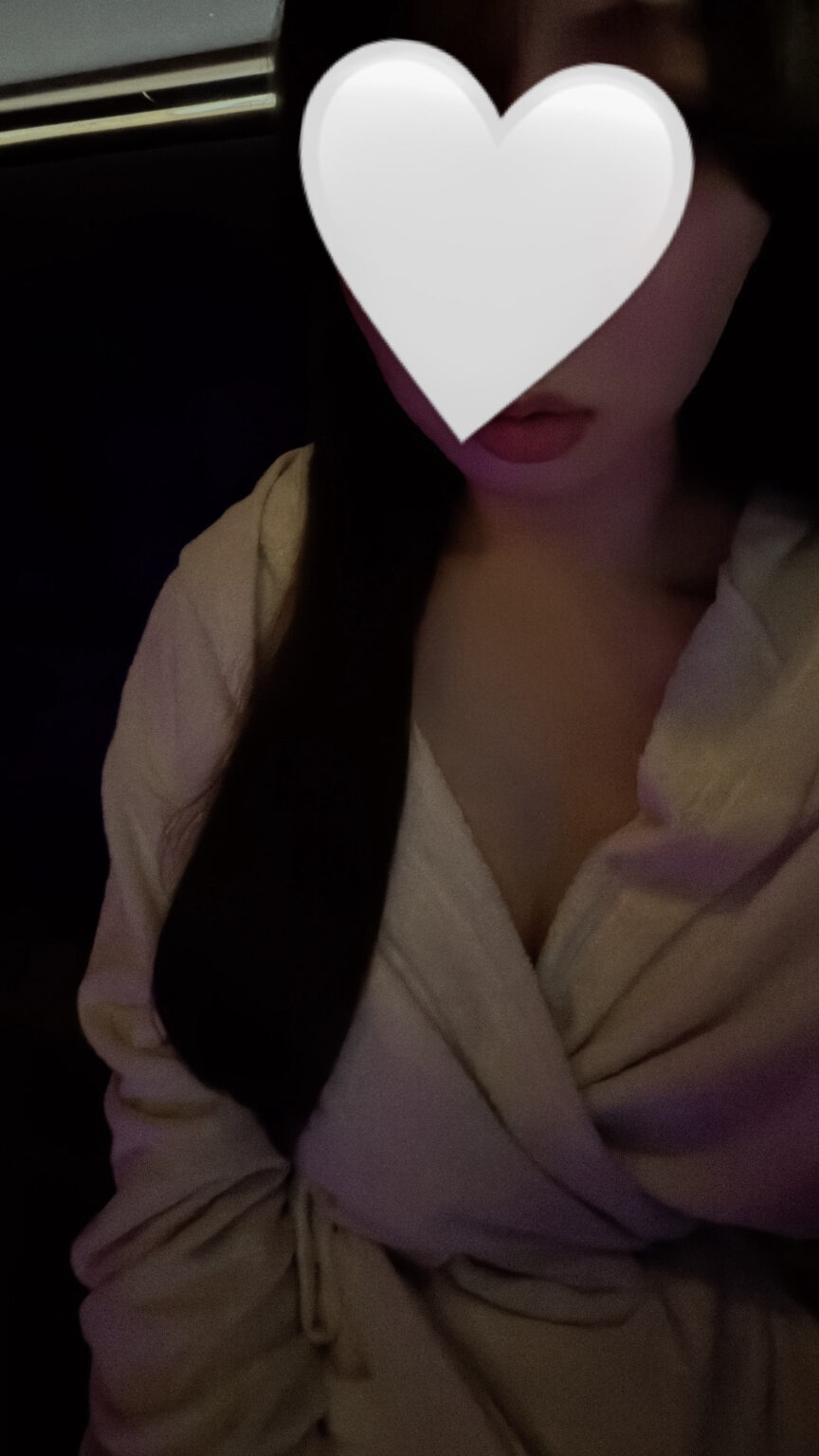 出勤してます! - 川崎のセクキャバTHIRD 公式 |厳選美女と贅沢な時間を